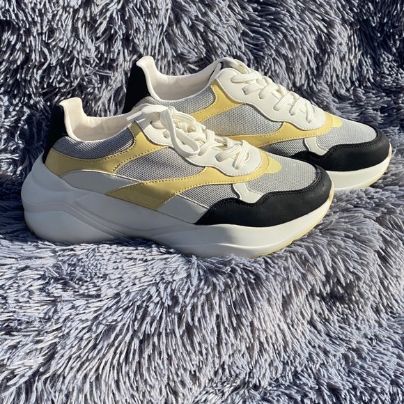 Aldo Women’s Merurka-68 Sneakers- New in Box!! - Picture 8 of 13